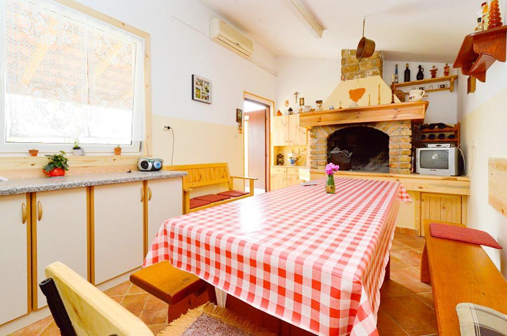 Apartment Mladenka Pula Cameră foto
