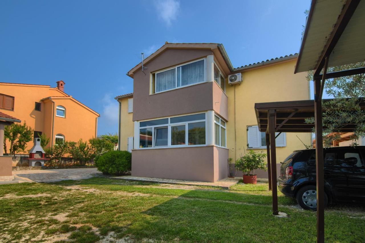 Apartment Mladenka Pula Exterior foto